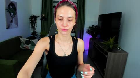 Snapshot of emilywiled chatting on January 16, 2025, 8:33 am Emily online show from January 16, 2025, 8:33 am