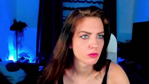 Snapshot of emilywiled chatting on February 4, 2025, 9:17 am Emily online show from February 4, 2025, 9:17 am