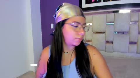 emilyy_cooperr online show from February 6, 2026, 12:08 pm