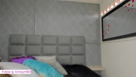 emilyy_r online show from March 19, 2026, 7:07 pm