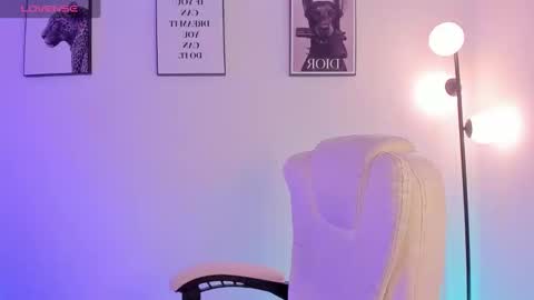 Snapshot of emilyymiller chatting on February 15, 2026, 7:10 pm Emily online show from February 15, 2026, 7:10 pm