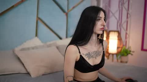 emilyymoon online show from June 30, 2026, 6:47 am