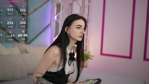 emilyymoon online show from July 4, 2026, 6:08 am