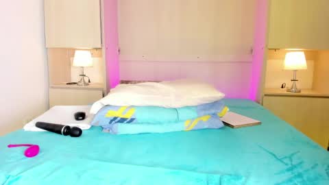 Emily online show from September 19, 2025, 4:58 am