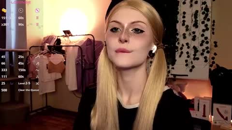 emimiy online show from October 5, 2025, 9:07 am