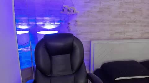 emir_ozan online show from February 5, 2026, 7:07 pm