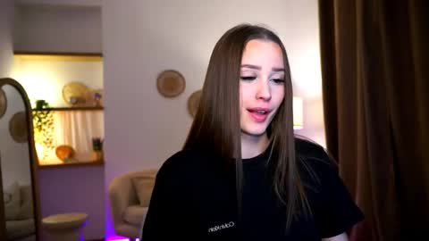 Snapshot of emma__cutiee chatting on January 9, 2025, 10:31 pm Your Emma online show from January 9, 2025, 10:31 pm