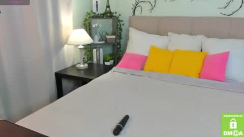 Snapshot of emma__peach chatting on June 25, 2026, 7:35 am emma__peach online show from June 25, 2026, 7:35 am
