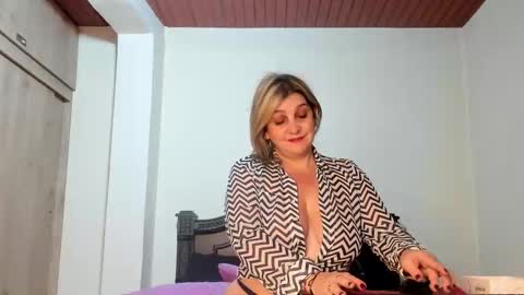 Snapshot of emma_brown777 chatting on February 16, 2025, 10:32 pm ALBA  online show from February 16, 2025, 10:32 pm