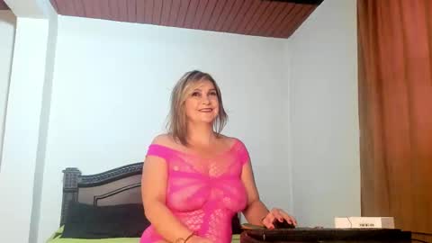Snapshot of emma_brown777 chatting on February 20, 2025, 10:26 pm ALBA  online show from February 20, 2025, 10:26 pm