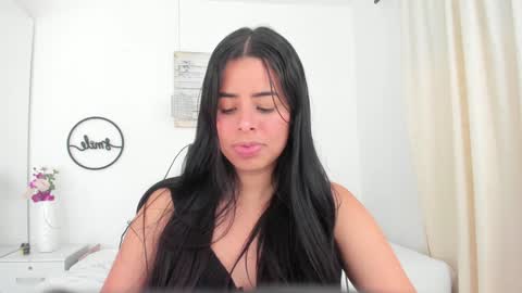 Snapshot of emma_castilloo chatting on February 1, 2025, 1:23 am Emma Castillo online show from February 1, 2025, 1:23 am