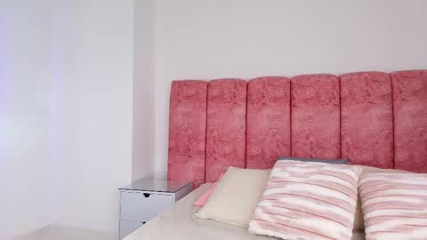 Emma online show from December 17, 2025, 3:01 am