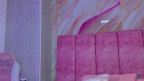 Snapshot of emma_curvy1 chatting on May 6, 2026, 3:02 am Emma online show from May 6, 2026, 3:02 am