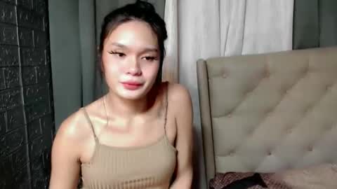 emma_glow69 online show from January 11, 2026, 1:05 pm