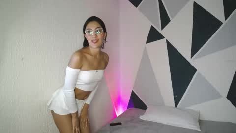 Emma Glow online show from February 11, 2026, 4:17 am