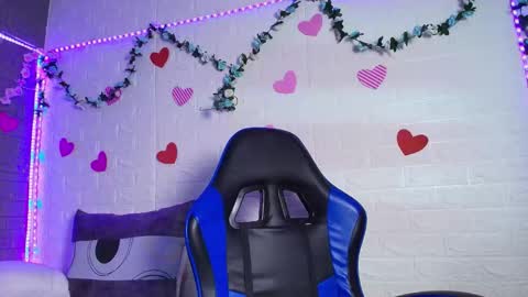 Snapshot of emma_honey__ chatting on November 21, 2025, 3:05 am Emma Miel online show from November 21, 2025, 3:05 am