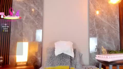 Snapshot of emma_hunter_ chatting on October 20, 2025, 3:51 am Emma online show from October 20, 2025, 3:51 am