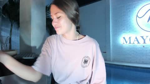 emma_jhoons online show from March 28, 2026, 10:26 am