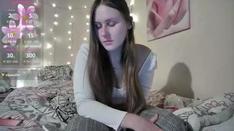 emma_just online show from October 13, 2025, 6:57 am