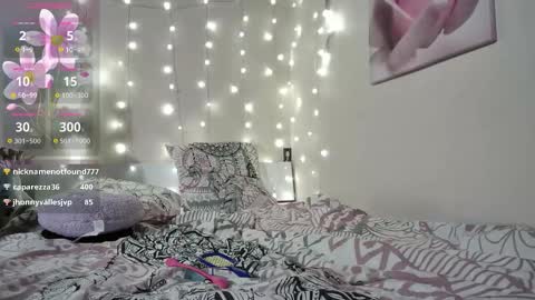 emma_just online show from October 29, 2025, 6:53 pm