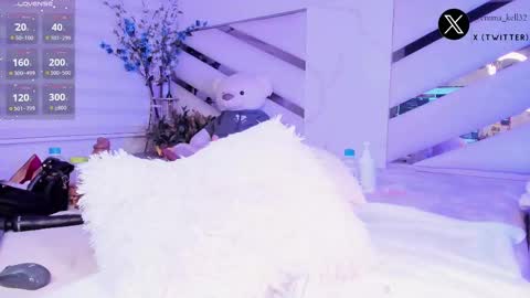 Snapshot of emma_kell chatting on March 6, 2025, 4:30 am Emma online show from March 6, 2025, 4:30 am