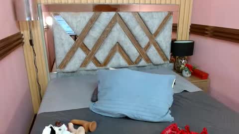 Emma online show from December 1, 2025, 6:35 pm