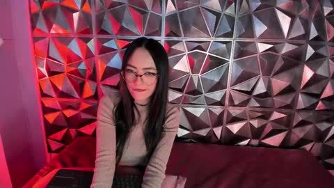 Snapshot of emma_luxu chatting on November 8, 2025, 1:44 pm Emma online show from November 8, 2025, 1:44 pm