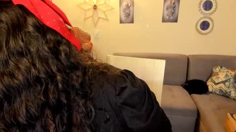 Snapshot of emma_luxy chatting on February 22, 2025, 10:42 pm  emma luxy online show from February 22, 2025, 10:42 pm