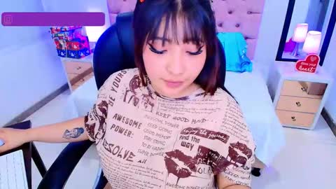 Emma Monserratt online show from December 17, 2025, 8:26 pm