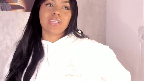 Snapshot of emma_morgann chatting on December 9, 2024, 11:26 am Emma Morgann online show from December 9, 2024, 11:26 am