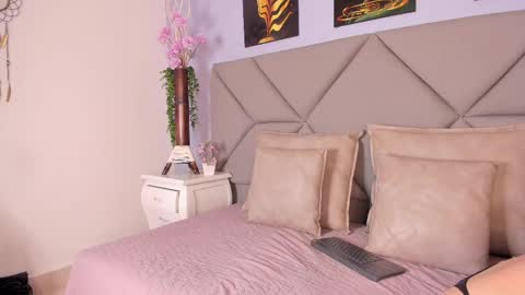 emma_n_sean online show from May 30, 2026, 11:18 am