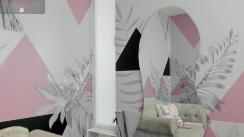 Snapshot of emma_petite4u chatting on January 18, 2025, 6:53 pm Emma online show from January 18, 2025, 6:53 pm