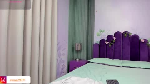 Snapshot of emma_petite4u chatting on February 3, 2025, 9:39 pm Emma online show from February 3, 2025, 9:39 pm