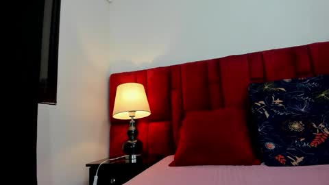 Snapshot of emma_rosse_01 chatting on October 16, 2025, 5:08 am Emma rosse online show from October 16, 2025, 5:08 am