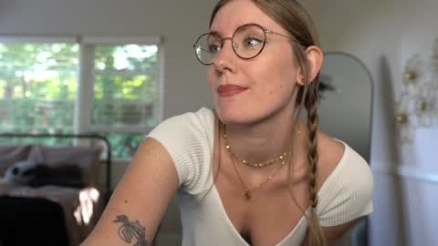 Snapshot of emma_ruby chatting on October 23, 2025, 4:50 pm Emma Ruby online show from October 23, 2025, 4:50 pm