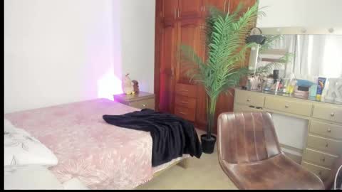 Snapshot of emma_rules99 chatting on September 9, 2025, 11:59 pm Emma online show from September 9, 2025, 11:59 pm