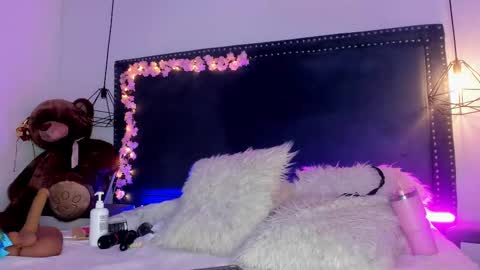 emma_saylor online show from February 5, 2026, 7:51 pm