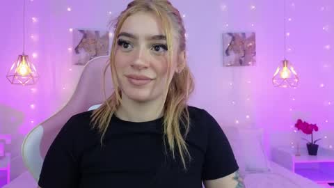 Emma Softt online show from April 8, 2026, 5:51 am