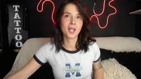 Emma Black online show from April 15, 2026, 4:58 pm