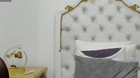 Snapshot of emma_swit chatting on February 23, 2026, 3:37 am emma swit online show from February 23, 2026, 3:37 am