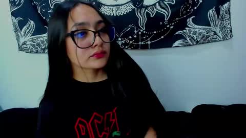 Snapshot of emma_timli1 chatting on October 17, 2025, 3:20 am Emma online show from October 17, 2025, 3:20 am