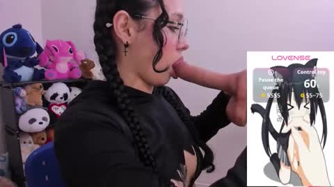 Snapshot of emma_winslows chatting on October 12, 2025, 9:30 am  Emma  online show from October 12, 2025, 9:30 am