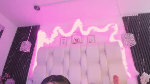 emmaa00_ online show from May 9, 2026, 7:30 pm