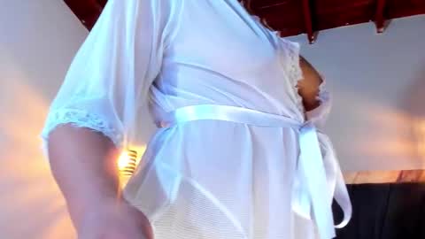 Emma Brant online show from December 23, 2025, 3:37 am