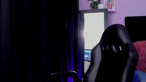 Snapshot of emmabridgerton chatting on January 8, 2026, 9:28 pm Emma online show from January 8, 2026, 9:28 pm