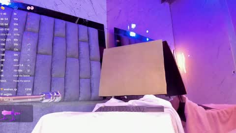 Emma Duque online show from December 8, 2024, 3:24 pm