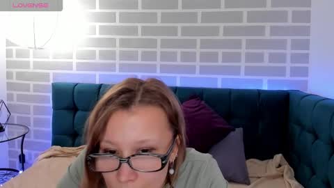 Snapshot of emmaethereal chatting on February 3, 2026, 6:22 am Emma 3 online show from February 3, 2026, 6:22 am