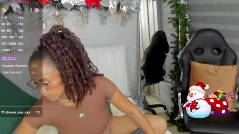  Emma Ferrary  online show from November 28, 2025, 12:46 am