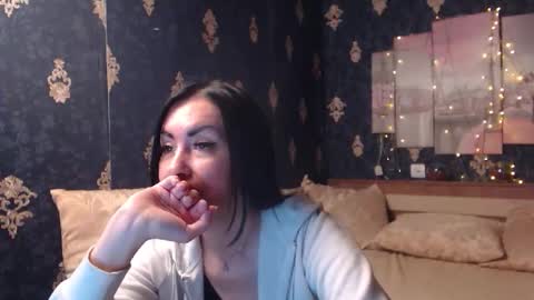 EmmaGoldX online show from November 9, 2025, 10:35 am