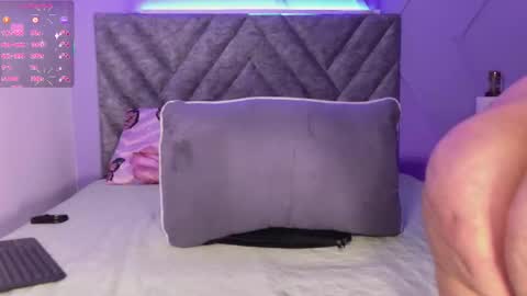  Emma  online show from November 25, 2025, 4:23 am